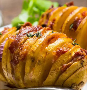 Panceta cu cartofi copti facuti in casa Panceta cu cartofi copti facuti in casa